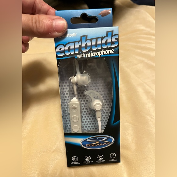 Bluetooth earbuds with microphone high quality USB charging cable included - Picture 7 of 9